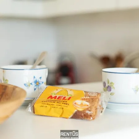 Seagenic - With Terrace And Open View In Apartment